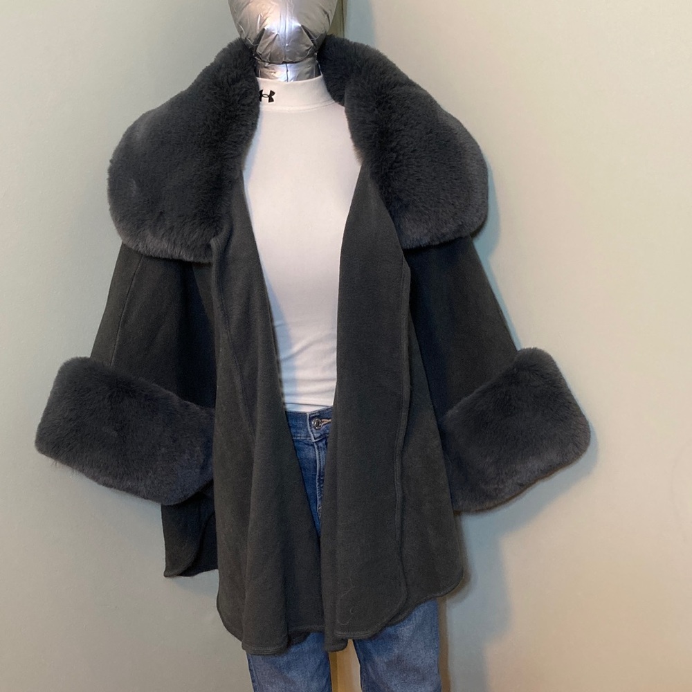 Source Unknown Dark Gray Fur-Trimmed Cape/Poncho